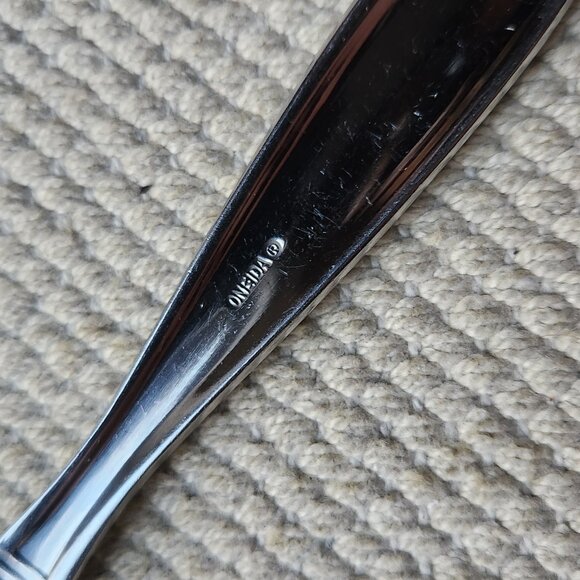 ONEIDA Flatware Vista Pattern 48 Pieces stainless Serves 7 + forks knives spoons - Picture 5 of 9